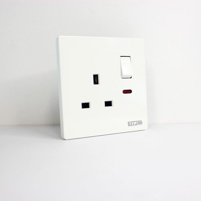 Tellaro Switched Socket Outlet With Neon, Screwless, 13Amp, Vancouver T3407